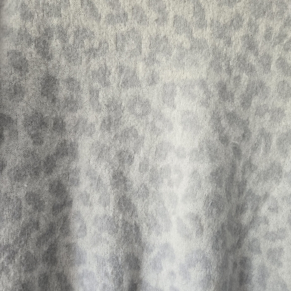Rails XS Gray Animal Print Cashmere Merino Wool Blend Pullover Crew Neck Sweater - Picture 2 of 5
